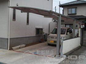 のカーポート レイナポートグラン 縦連棟　積雪〜20cm対応+レイナポートグラン用 着脱式サポート柱　標準　2本入 施工例