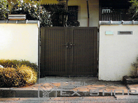 の門扉 プリレオ R6型 両開き　門柱使用 施工例