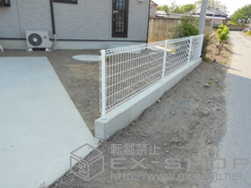 のフェンス・柵 ハイグリッドフェンスUF8型 フリーポールタイプ 施工例