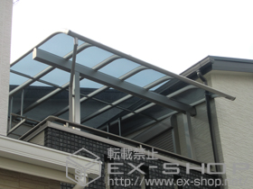 のバルコニー・ベランダ屋根 ヴェクター Ｒ型 屋根タイプ 単体 積雪〜20cm対応+吊り下げ式物干し 標準 2本入り 施工例