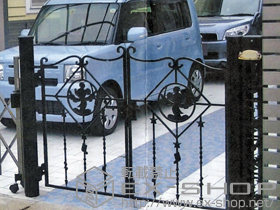 の門扉 ディズニー門扉ミッキーB型 両開き 丸門柱式 施工例