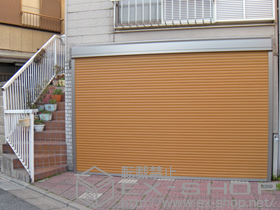 のガレージシャッター ガレージシャッタークワトロ 電動式 外部付タイプ　(単窓) 施工例