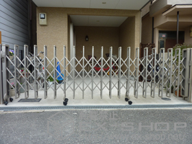 のカーゲート レイオス1型 ノンレール 片開き 42S 施工例