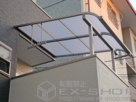 のテラス屋根 ライザーテラスII R型 テラスタイプ 単体 積雪〜20cm対応+吊り下げ式物干し 標準 2本入り 施工例