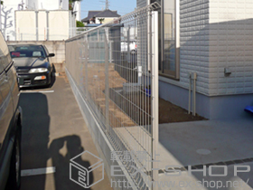 のフェンス・柵 イーネットフェンス1F型 自由柱タイプ 施工例