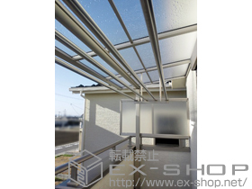 のバルコニー・ベランダ屋根 ヴェクターテラス F型 屋根タイプ 単体 積雪〜20cm対応+吊り下げ物干し 2本入+側面パネル 施工例