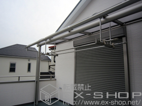 のバルコニー・ベランダ屋根 プレシオステラス R型 屋根タイプ 単体 積雪〜20cm対応＋吊り下げ物干し 標準 2本入 施工例