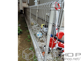 のフェンス・柵 ハイグリッドフェンスUF8型 フリーポールタイプ 施工例