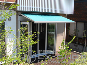 のオーニング・日よけ 彩風 C型 手動式 施工例