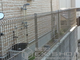 のフェンス・柵 ハイグリッドフェンスN8型 フリーポールタイプ 施工例