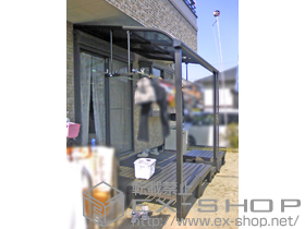 のテラス屋根 プレシオステラス R型 テラスタイプ 単体 積雪〜20cm対応+吊り下げ物干し　標準　2本入 施工例