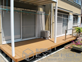 のウッドデッキ リウッドデッキ 200＋シンプルモダンデッキフェンス8型<横格子1本> 施工例