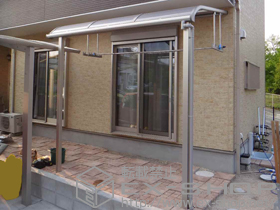 のテラス屋根 プレシオステラス R型 テラスタイプ 単体 積雪〜20cm対応+吊り下げ式物干し　標準　2本入 施工例