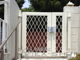 のフェンス・柵 プリレオ R8型 両開き親子 柱使用 施工例