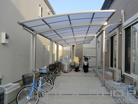 のカーポート プレシオスポート 縦連棟 積雪〜20cm対応+収納式物干しセット2型 2本入り 施工例