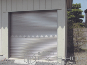 のガレージシャッター ガレージシャッタークワトロ 手動式 内部付 施工例