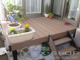 のウッドデッキ ひとと木+ステップ 標準2段 施工例