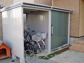 の物置・屋外倉庫 エルモコンビ 一般型(LMC-1818GL+K1518) 施工例