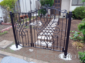 の門扉 アプローチ ルナ EL型 親子開き　吊元門柱使用 施工例