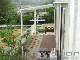 のテラス屋根 ライザーテラスII F型 テラスタイプ 単体 積雪〜20cm対応+吊り下げ式物干し 標準　2本 施工例