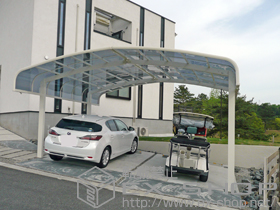 のカーポート レイナキャップポートグラン M合掌　積雪〜20cm対応+レイナキャップポートグラン 屋根ふき材補強部品 施工例