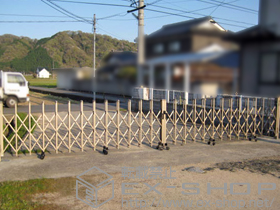 のカーゲート トリップゲート PB型 ノンレール 両開き 施工例