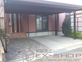 のカーポート ジーポートneo Ａタイプ 標準鼻隠し 2台用 4本柱 積雪〜100cm対応+ジーポートneo Ａタイプ サイドパネル 〈平板タイプ〉3段仕様+ジーポートneo 変形敷地対応セット 施工例