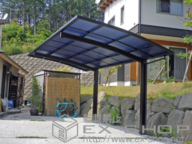 のカーポート レイナポートグラン　積雪〜20cm対応+着脱式サポート  2本入+屋根ふき補強部品 施工例