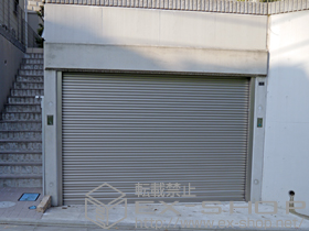 のガレージシャッター ガレージシャッタークワトロ 電動式 内部付タイプ 施工例
