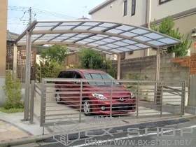 LIXIL リクシル(トステム)のカーポート カーブポートシグマIII ワイド 積雪～30cm対応 施工例