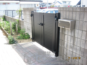 の門扉 エクスライン門扉7型 両開き　門柱使用 施工例