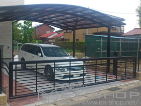 のカーゲート エクスラインアップゲート ワイド 1型 電動式 施工例