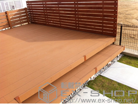 のウッドデッキ リウッドデッキ200 異型+リウッドステップ5型 Sタイプ 2段+リウッドデッキフェンス3型 施工例