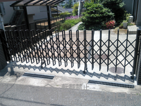 のカーゲート レイオス1型 ノンレール 片開き 施工例