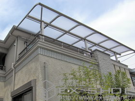 のバルコニー・ベランダ屋根 ヴェクターテラス R型 屋根タイプ 連棟 積雪〜20cm対応 施工例