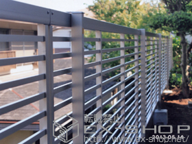 のフェンス・柵 エクスラインフェンス12型 フリーポールタイプ 施工例