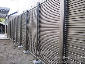 のフェンス・柵 ハイスクリーンフェンスA型 フリーポールタイプ 施工例