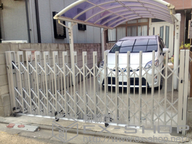 のカーゲート アルシャインII PG型R(ペットガード) Aタイプ センターレール 片開き 施工例