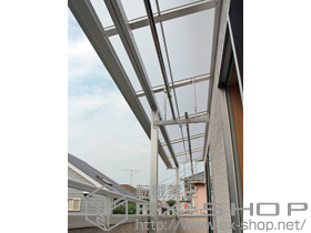 のバルコニー・ベランダ屋根 ライザーテラスII F型 屋根タイプ 連棟 積雪〜20cm対応 施工例