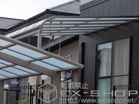 のテラス屋根 ライザーテラスII R型 テラスタイプ 単体 積雪〜20cm対応+吊り下げ式物干し 標準 2本入 施工例