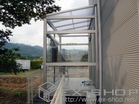 のテラス囲い・サンルーム サンフィールIII F型 床納まり　ランマ付 積雪〜20cm対応 施工例