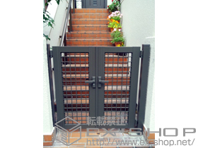 の門扉 プリレオ R7型 両開き　柱使用 施工例