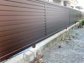 のフェンス・柵 エクスラインフェンス7型 自由柱 施工例