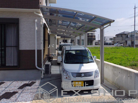 のカーポート プレシオスポート 縦連棟 積雪〜20cm対応+収納式物干しセット2型 2本入り 施工例