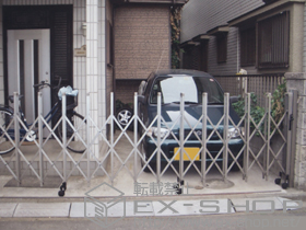 のカーゲート トリップゲート PB型 ノンレール 片開き 44S 施工例