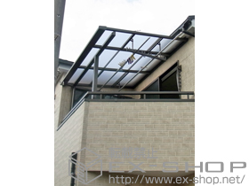 のバルコニー・ベランダ屋根 ライザーテラスII F型 屋根タイプ 単体 積雪〜20cm対応+吊り下げ式物干し ワイド・ショート 2本入 施工例