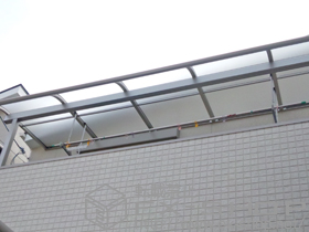 のバルコニー・ベランダ屋根 ヴェクターテラス R型 屋根タイプ 単体 積雪〜20cm対応+吊り下げ式物干し 標準 2本入り 施工例