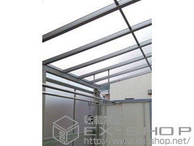 のバルコニー・ベランダ屋根 ヴェクターテラス F型 テラスタイプ 単体 積雪〜20cm対応+前面パネル+吊り下げ式物干し 標準 2本入 施工例