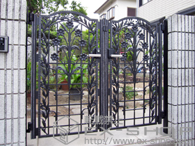 の門扉 イリス門扉 F型 両開き　イリス門柱使用 施工例