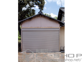 のガレージシャッター ガレージシャッタークワトロ 電動式 外部付タイプ 施工例